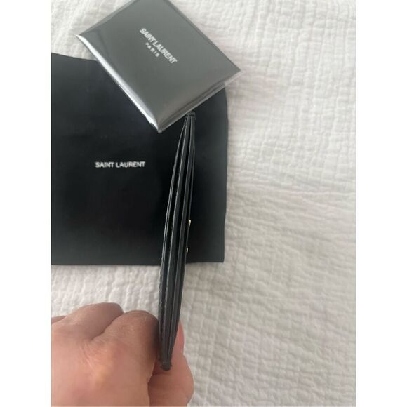 YSL Saint Laurent Authentic CASSANDRE CARD CASE IN CROCODILE-EMBOSSED SHINY LEAT - Picture 5 of 9